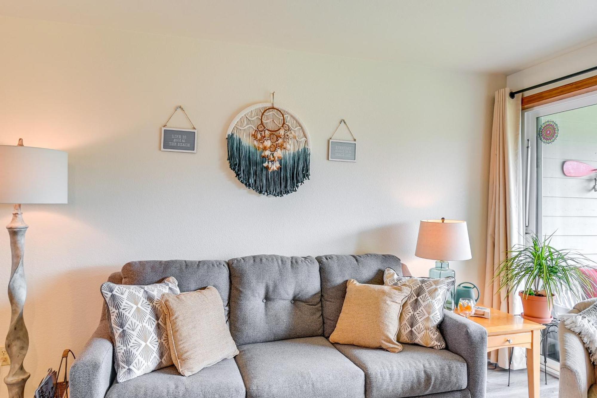 With Balcony Less Than 1 Mi To Beach! Ocean Shores