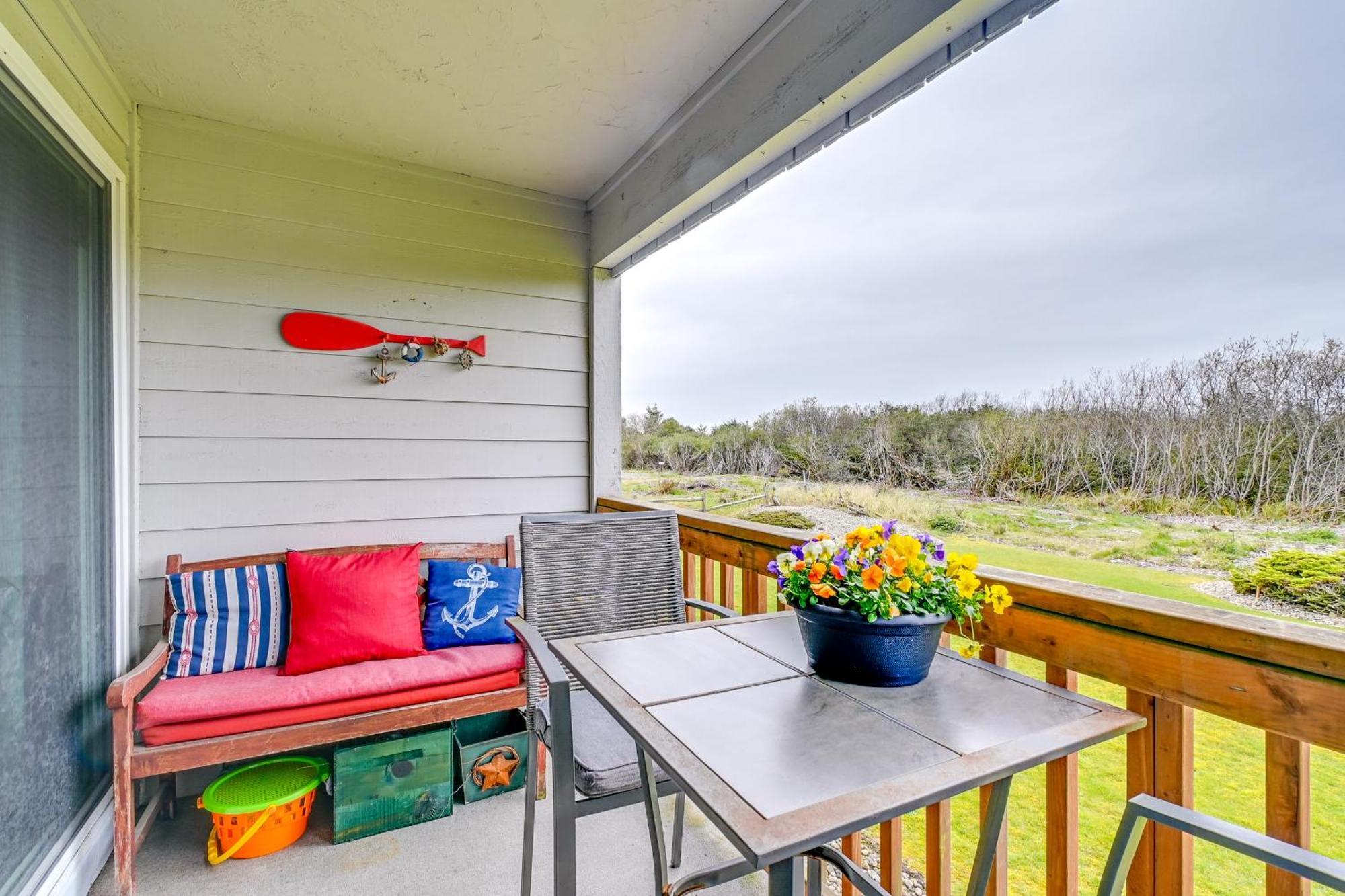 With Balcony Less Than 1 Mi To Beach! * Ocean Shores