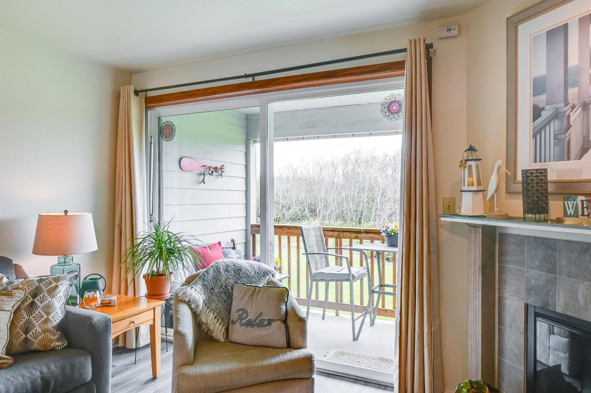 With Balcony Less Than 1 Mi To Beach! Ocean Shores