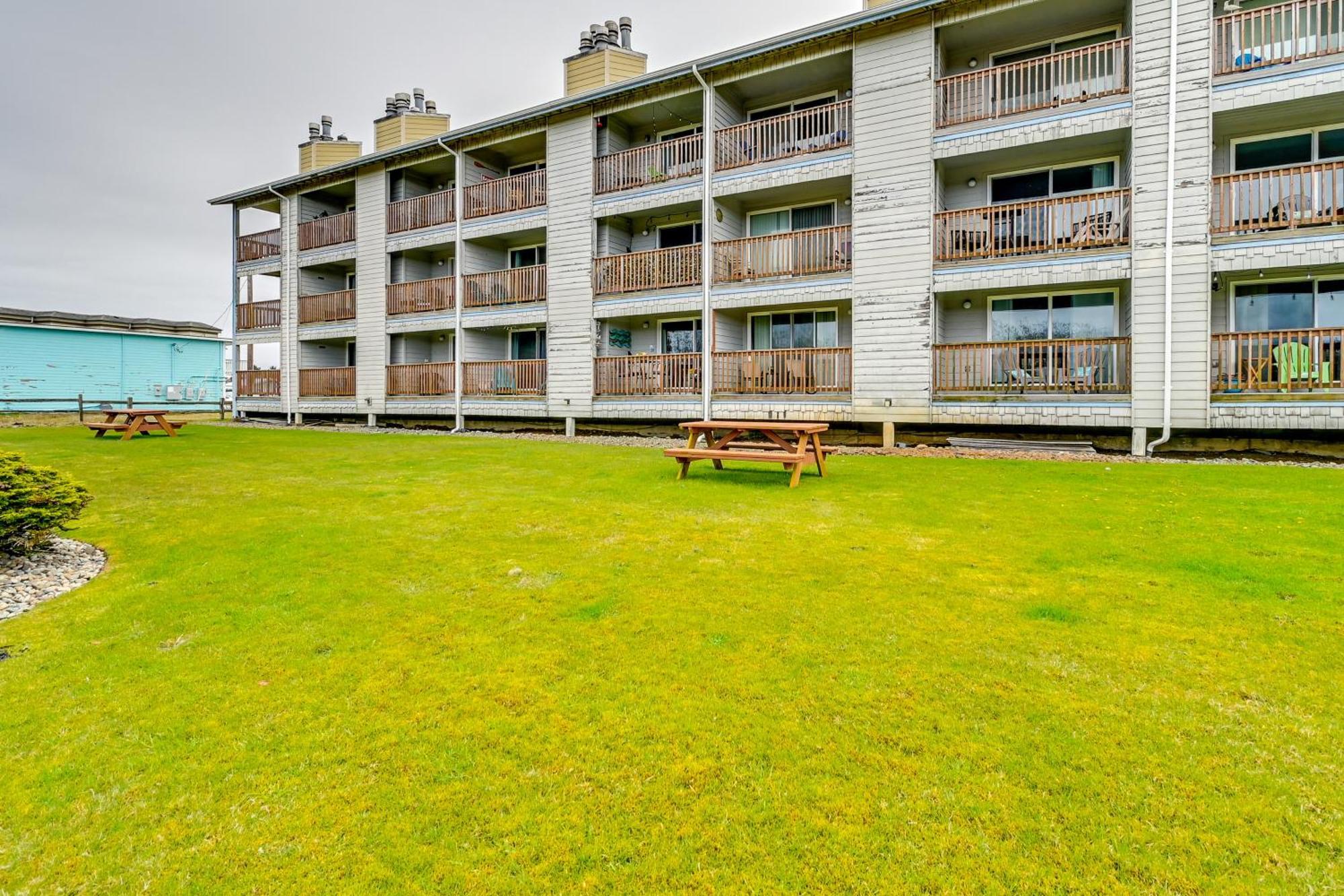 With Balcony Less Than 1 Mi To Beach! * Ocean Shores